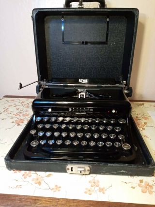 Vintage 1930s Art Deco Royal Touch Control Portable Typewriter