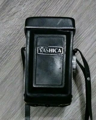 Vintage Yashica Mat 124 Medium Format Tlr Camera W/ 80mm F/3.  5 Fast
