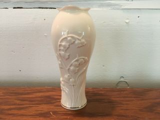Lenox Embossed Flower Bud Vase Gold Trim 5 1/2 " Tall