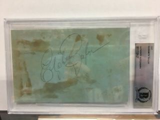 Elizabeth Taylor Signed 3 1/2 X 5 1/2 Cut Autographed Auto Beckett