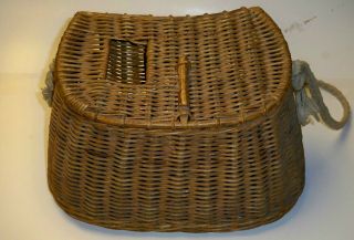 Vintage Trout Fly Fishing Creel Wicker Basket / / Unmarked