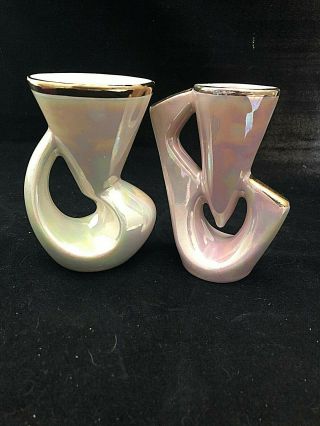 Collectors:2 Art Deco Pearlised Vases,  Pale Pink & Cream,  H12cms $1 Start