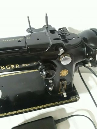 Vintage Singer Model 319 Sewing Machine,  serviced (N230b) p1 3