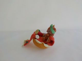 1996 Lustre Fame Squirrel in a Sewing Basket Christmas Ornament Total 1 3