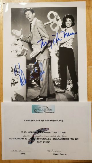 Rare Dick Van Dyke And Mary Tyler Moore Signed 8 X 10 Photo