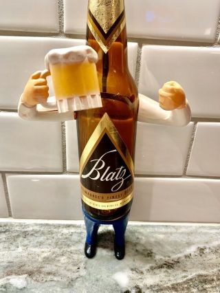 1959 (VTG) blatz beer bottle man Back bar figure statue sign with flag Milwaukee 3