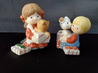 Enesco Country Cousins Christmas: Sarah And Skip Opening Pets For Christmas 1987