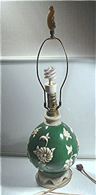 Vintage Aladdin Alacite Green And White Flowers Electric Table Lamp W/ Finial.