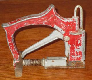 VINTAGE RED DEVIL PD1 GLAZING POINT DRIVER / STAPLE GUN MADE IN U.  S.  A. 2