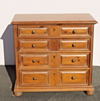 Henredon Fine Furniture Pine Chest Of Drawers With 4 Drawers French Country