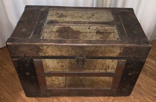 Vintage Flat Top Steamer Trunk With Wood & Metal Accents With Tray 2