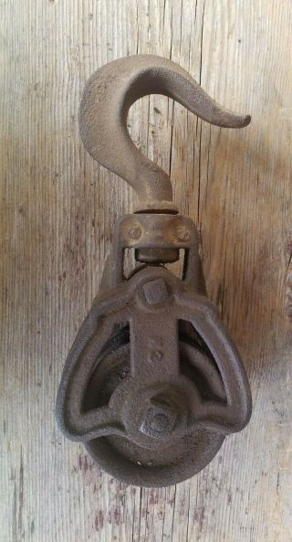 Vintage Cast Iron 2 Wheel Pulley H3 W/ H4 Hook