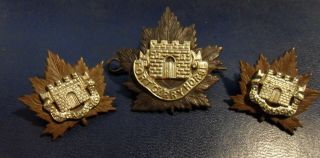Canada Fort Gary Horse Cap Badge [maker Marked Tiptaft ] And Matching Collars