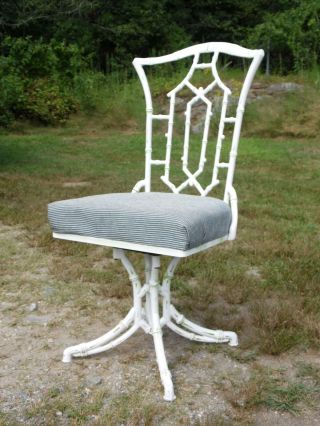 Vintage Cast Aluminum Faux Bamboo Chinese Chippendale style Patio Swivel Chair 2