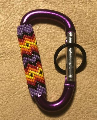 One Neatly Colored Native American Lakota Sioux Beaded Clip Keychain