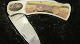 VINTAGE 1950 JOHN DEERE TRACTOR POCKET KNIFE IN THE WOOD BOX FROM A LOCAL ESTATE 2