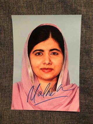 Malala Yousafzai Nobel Peace Prize 2014 Autograph Signed 6x8 Photo