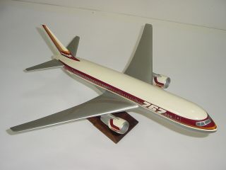 Vintage 1980s Wesco Pacmin Boeing House Livery 767 1/100 Desk Top Airplane Model