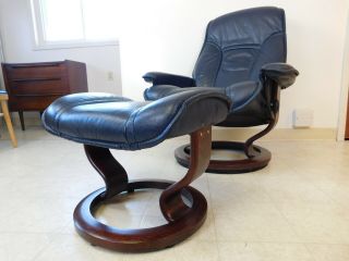 Vintage Leather Tufted Ekornes Stressless Reclining Swivel Lounge Chair,  Ottoman