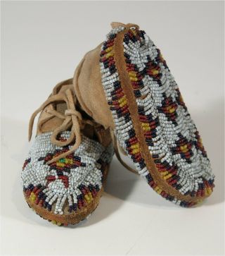 1910s Pair Native American Sioux Indian Fully Bead Decorated Hide Moccasins