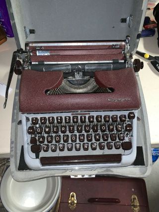 Vintage Olympia Deluxe Portable Typewriter Sm3 W/ Case Maroon /burgundy