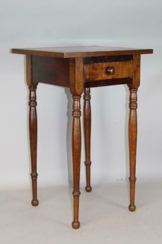 A Fine 19th C Hampshire Federal One Drawer Stand In Tiger Maple And Cherry
