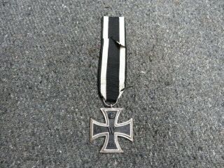 Wwi Imperial German Iron Cross 2nd Class - - Ring Marked “w & S”