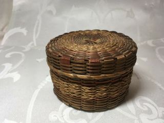 Iroquois American Indian Sweetgrass And Splint Basket W/ Lid Small