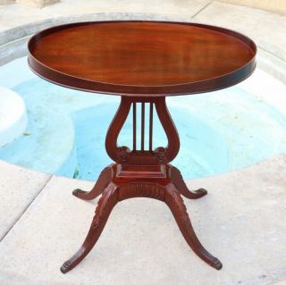 Mersman Duncan Phyfe Styled Solid Mahogany Harp Base Accent Table 6651