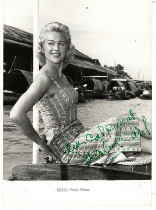 Leading French Actress Martine Carol,  Signed Vintage Outdoor Photo.