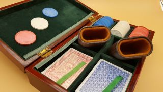 Vintage Poker Dice Cup Set In Lacquered Box With Clay Chips