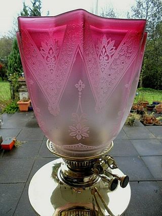A Good 8 Point Raised Etched Ruby Twin Duplex Oil Lamp Shade.