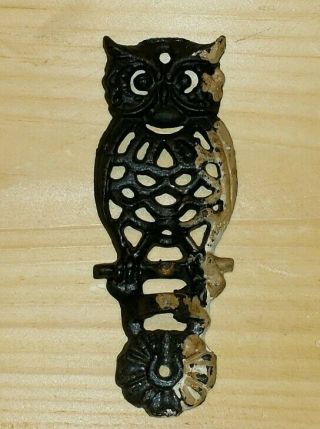 Vintage " Owl " Design Oil/kerosene Lamp Cast Iron Swing Mount Wall Bracket Holder