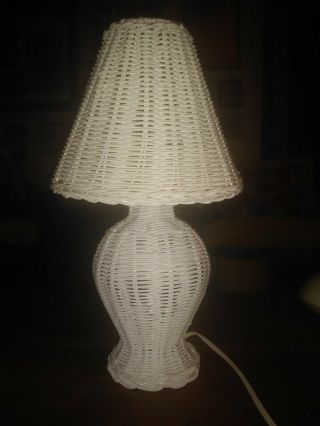 Vintage White Wicker Table Lamp 14 