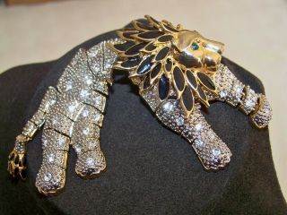 Vtg Jewelery Large Jointed Climbing Lion Big Cat Safari Gold Shoulder Brooch Pin