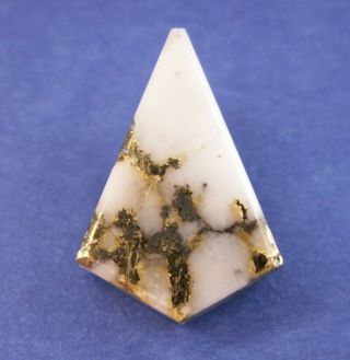 Rare Native Gold in Quartz Cabochon from Mayo,  YT,  6.  05 CT. 2