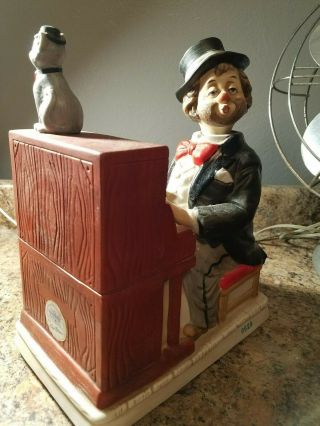 Willie The Entertainer,  Melody In Motion Figure Waco Musical