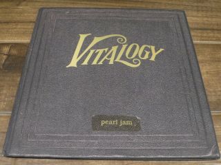 PEARL JAM Vitalogy 1st US pressing 1994 Complete and NM 2