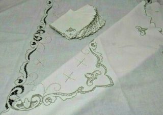 Madeira Embroidery Banquet Tablecloth 103 