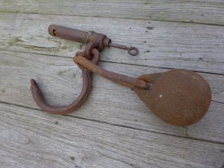 Antique Iron Ball with leg shackles with padlock,  one key very rare. 3