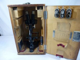 Vintage Ernst Leitz Wetzlar Microscope In Wooden Case