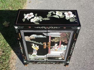 Vintage Asian Chinoiserie Chinese Coromandel Black Lacquered Liquor Cabinet Box 3