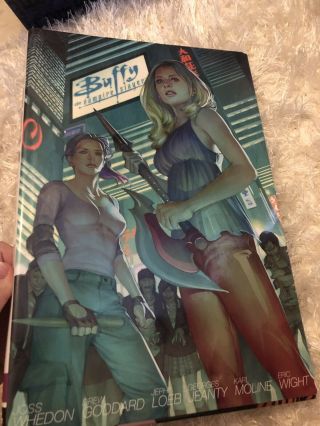 Buffy The Vampire Slayer Library Edition Season 8 Volume 2 Comic Graphic Novel