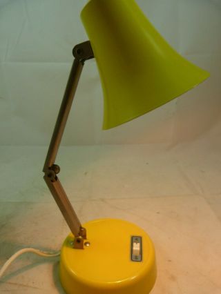 Vintage Yellow Metal Plastic Underwriters Laboratory Portable Desk Lamp