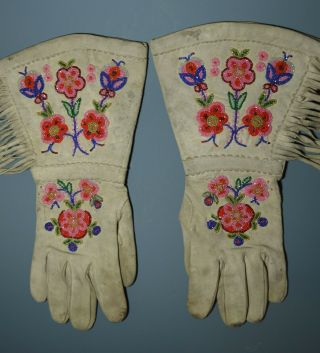 Fine Native American Indian Northern plains beaded Gauntlets 2