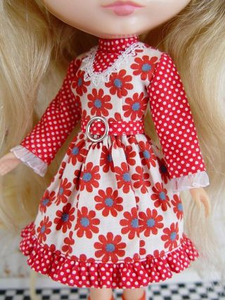 Blythe doll vintage Kenner and Neo handmade floral dress 2