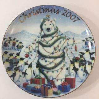 2007 Avon Christmas Collectors Plate Polar Bear Sharing With Friends Cowdrey