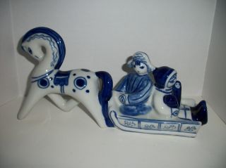 Vintage Ussr Gzhel Blue/white Porcelain Figurine Family In Sled Pulled By Horse