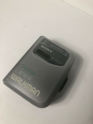 Vtg 90s Sony Walkman Cassette Tape Player Wm Fx141 Am/fm Radio Portable Belt Clp