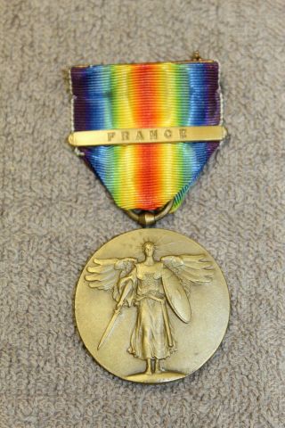 WW1 U.  S.  Victory Medal w/France Clasp in 1920 dated Maker ' s Box 3